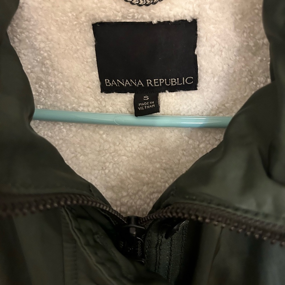 Banana Republic coat. Gently used on vacations. - Picture 3 of 6